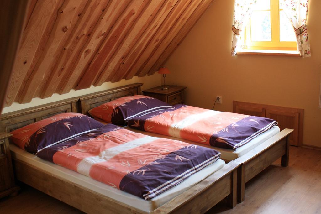 Koliba U Kuba A Rekreacne Domy Hrustin Oda fotoğraf